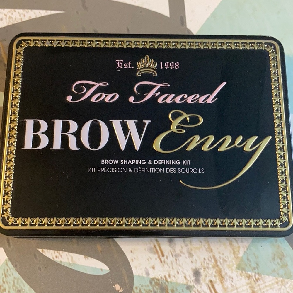 Too faced brow pallet